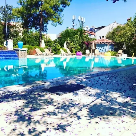 Lill Maison & Club 3* Φετιγιέ