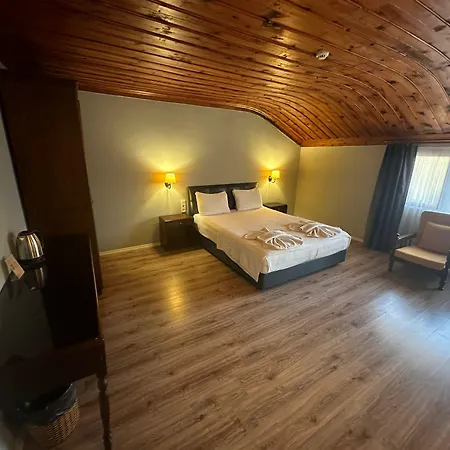 Lill Maison & Club 3* Φετιγιέ
