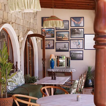 Ξενοδοχείο Lill Maison & Club 3*