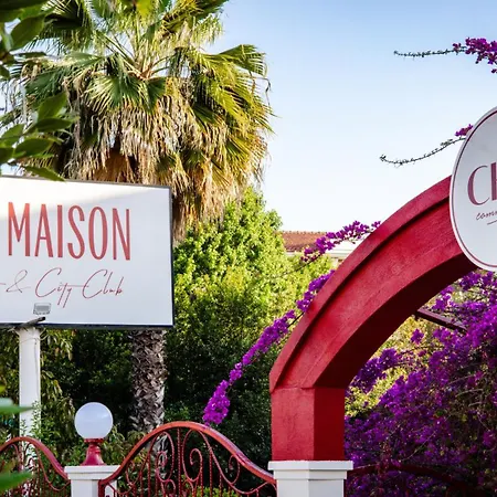 Lill Maison & Club Ξενοδοχείο 3*