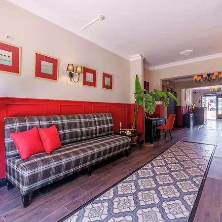 Lill Maison & Club Szálloda 3*